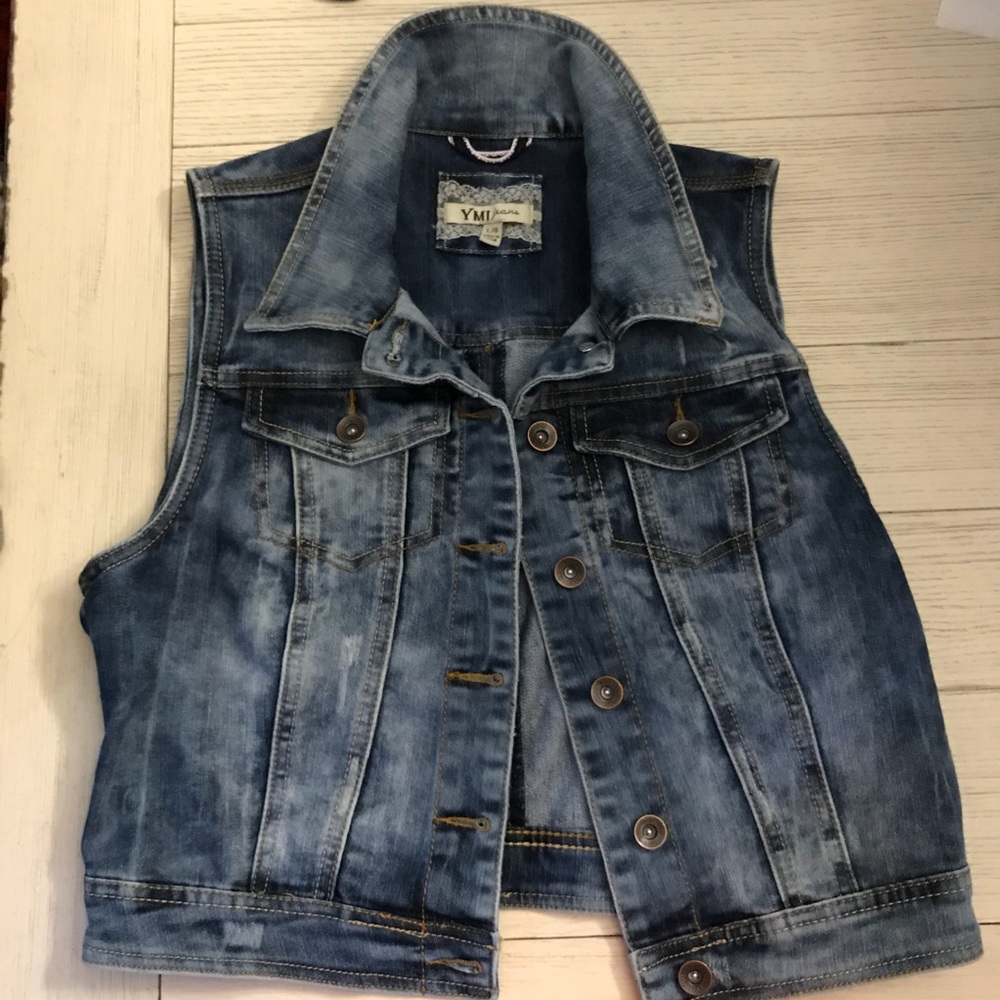 📚 Vintage Jean Jacket Vest
